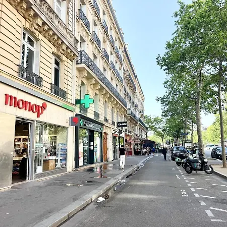 Elegant Haussmann-style Avenue Kleber Apartment *