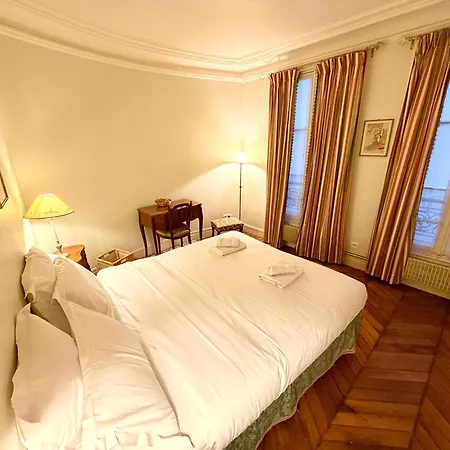 Elegant Haussmann-style Avenue Kleber
