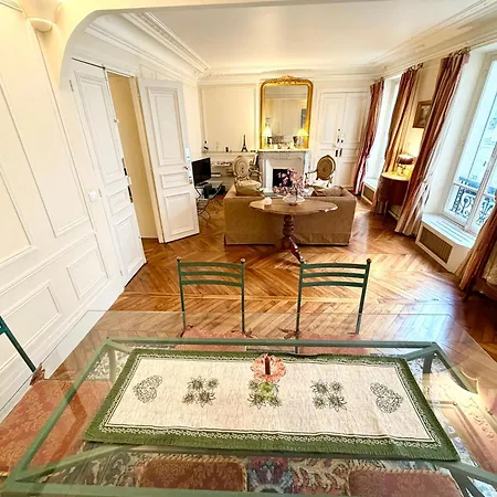 Elegant Haussmann-style Avenue Kleber Paříž